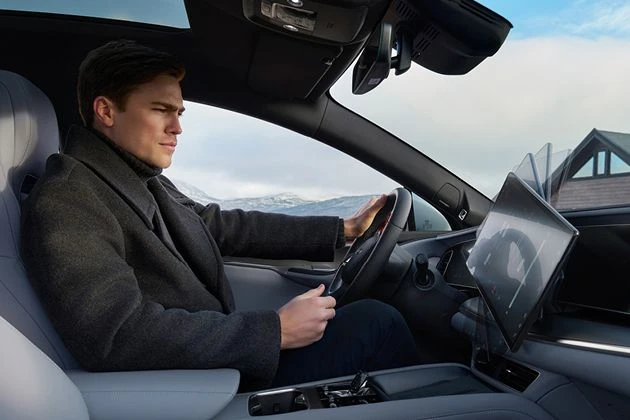 Rotating centre screen